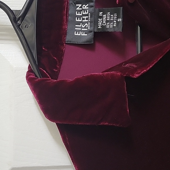 Eileen Fisher Deep Wine Burgundy Red Velvet Silk Blouse, Size S - Picture 7 of 8
